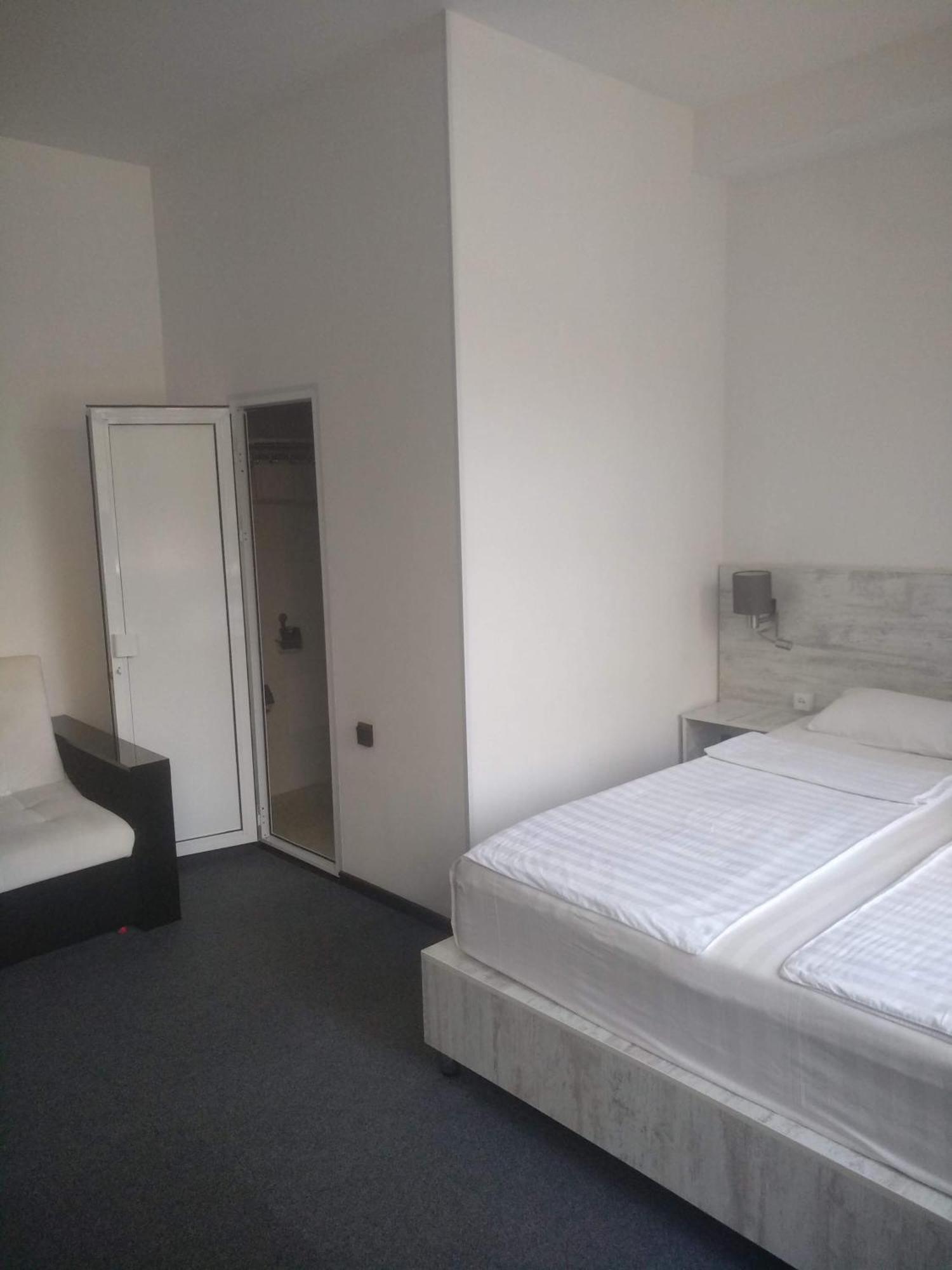 Sakura Inn Fergana Zewnętrze zdjęcie